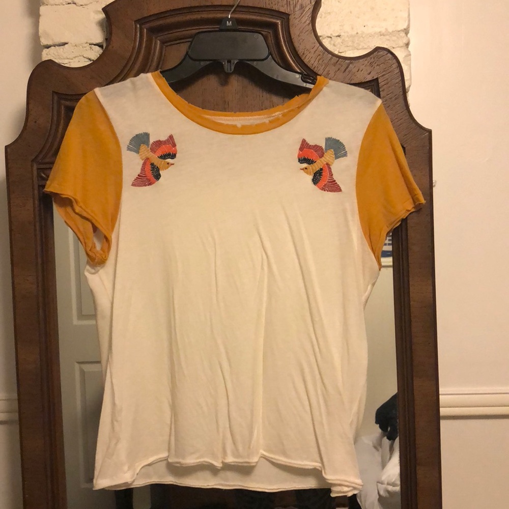 T-Shirt w/ Embroidering Detail